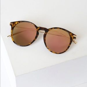 Lulu’s Tortoise & Pink Mirrored Sunglasses